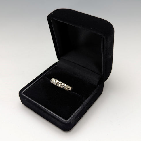 British vintage jewelry, sterling silver bright cut ring